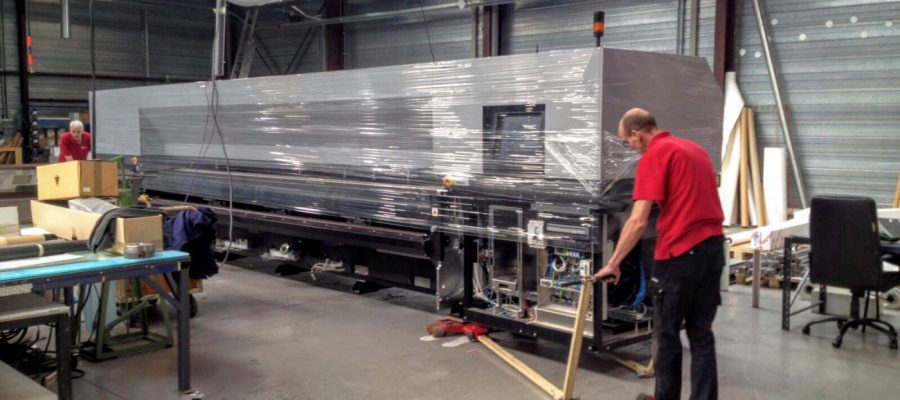 superwide UV printer relocation from Belgium to The Netherlands
